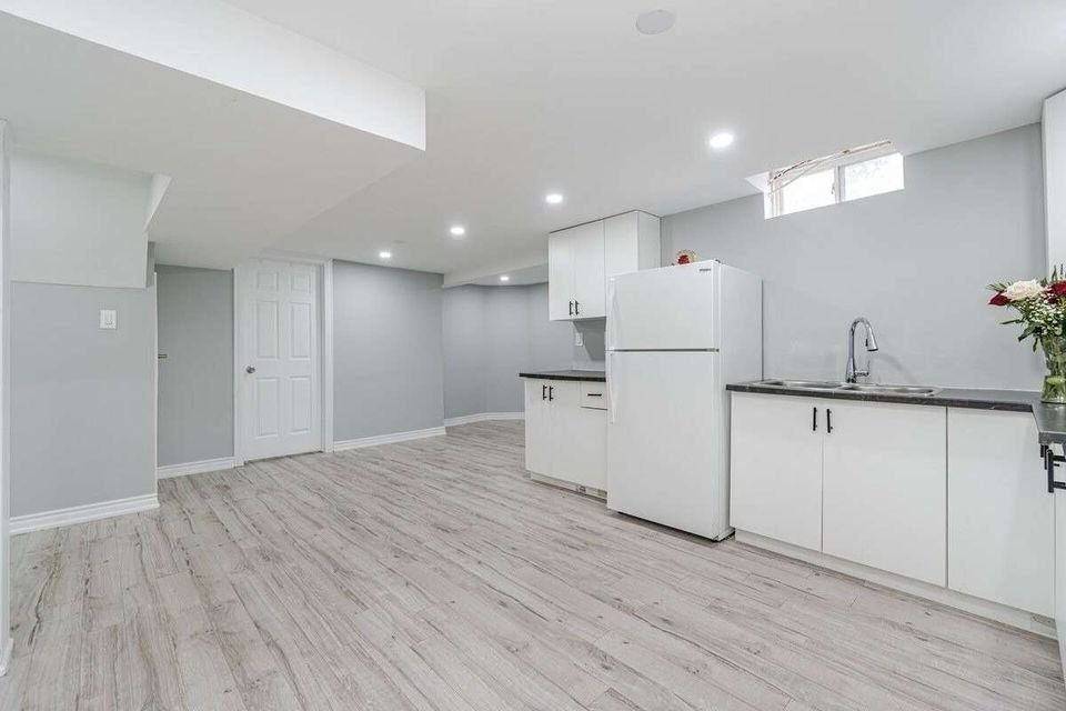 3 Beds 2 Baths - House - photo 3