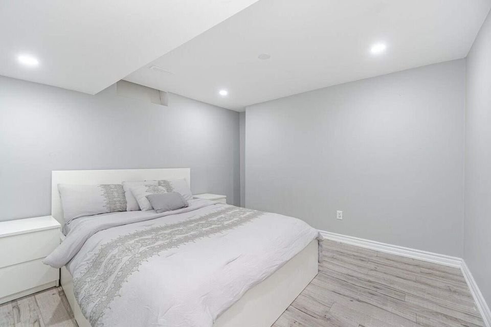 3 Beds 2 Baths - House - photo 4