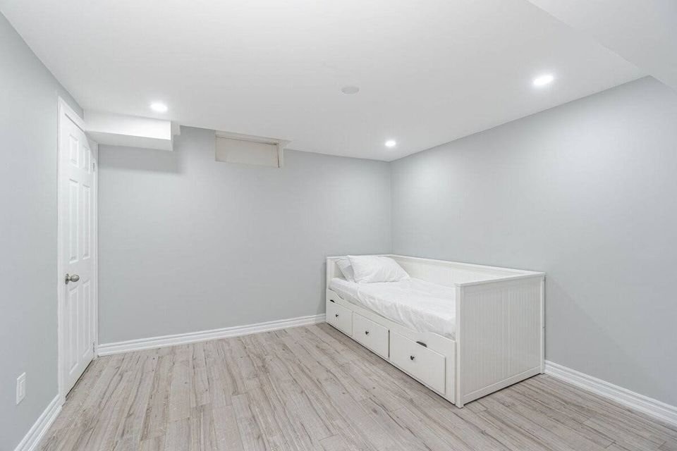 3 Beds 2 Baths - House - photo 5