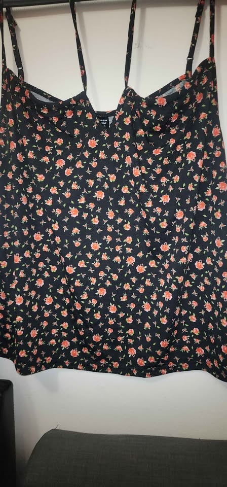 Shein Ditsy floral top - photo 3