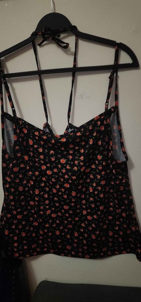Shein Ditsy floral top - photo 4