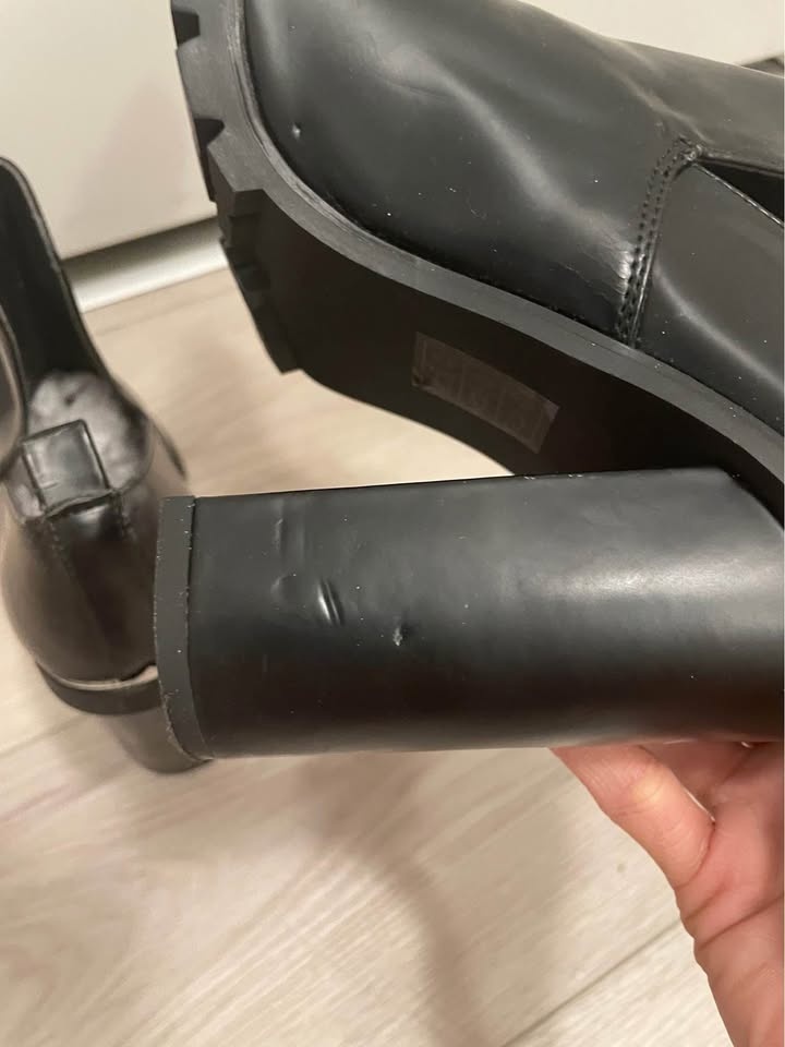 Black chunky heeled booties - photo 4