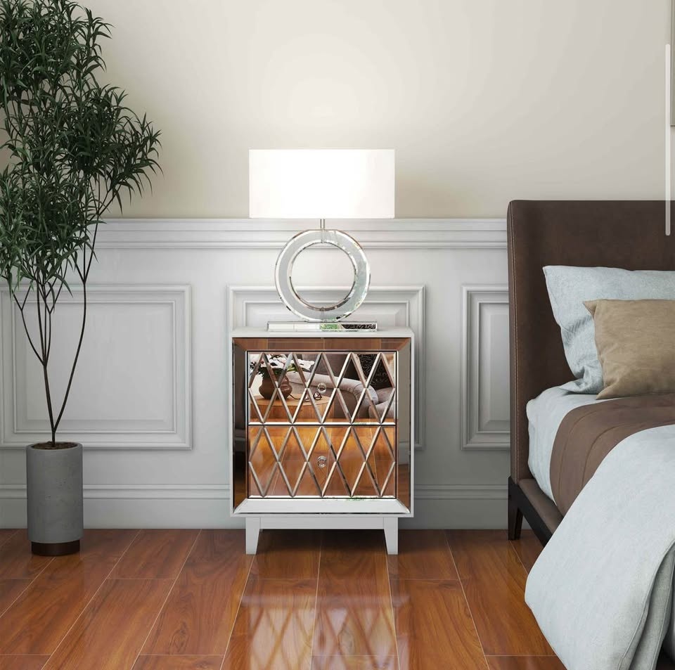 Modern Mirrored Glass Nightstand Lamp – 21.2” – Brand New in Box - photo 4