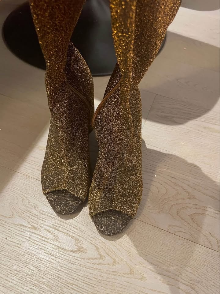Thigh high sock boots in gold glitters - photo 3