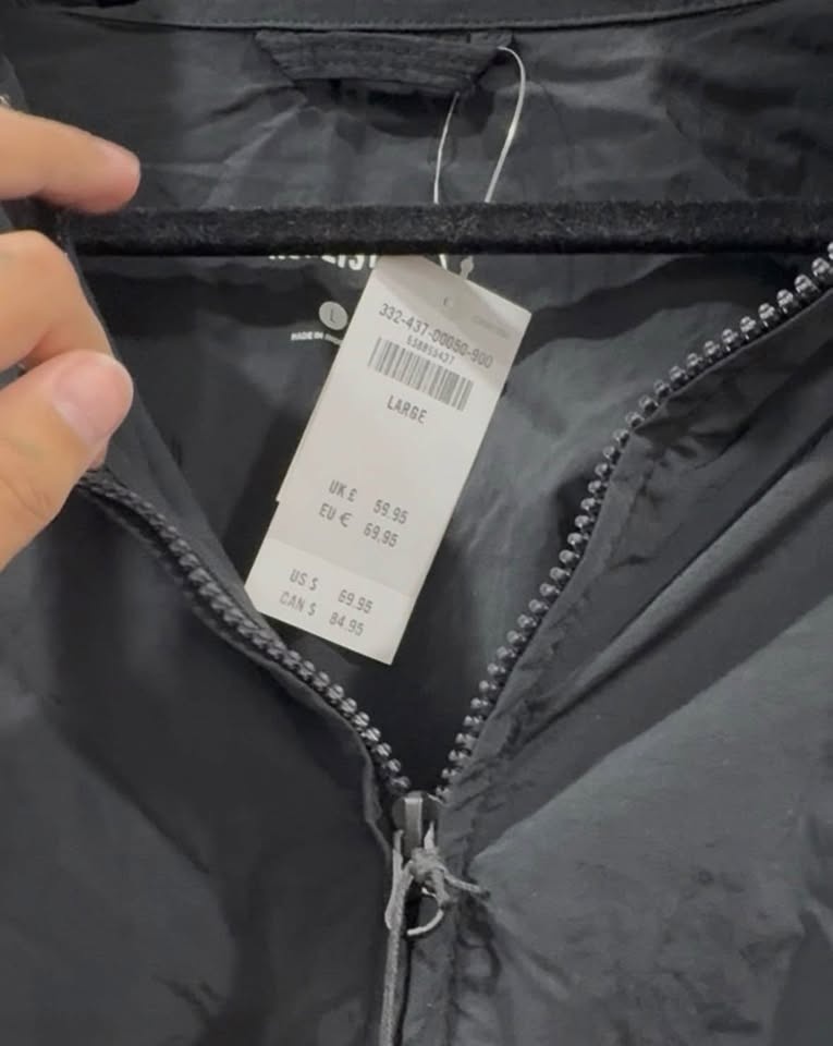 Brand New Hollister Rain Jacket - photo 2