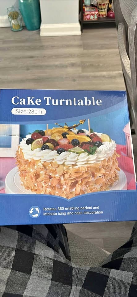 Cake turntable