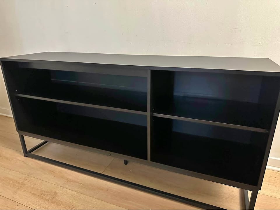TV stand and entertainment center 60”/ Soporte de TV 60”