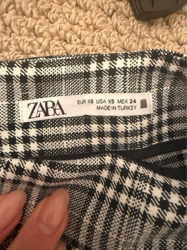 Zara Black/White/Grey Check Mini Skirt (XS) - photo 3