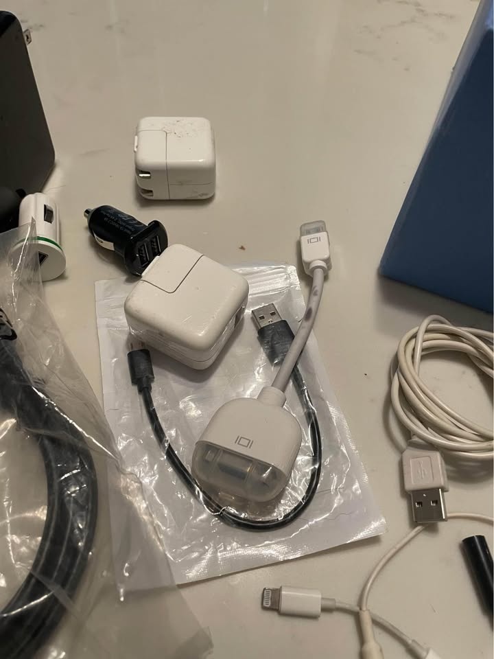 Box of Randome Cords & Zagg Charger - photo 4