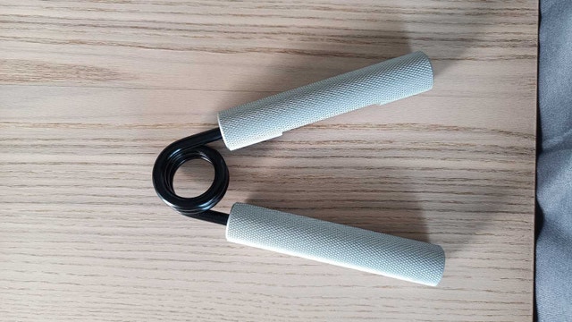 Logest Metal Hand Grip Set, 100LB-200LB 3 Pack - photo 2