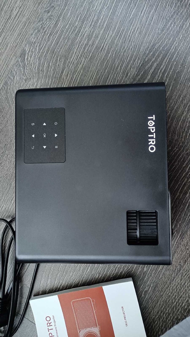TOPTRO TR22 Outdoor Projector 4k