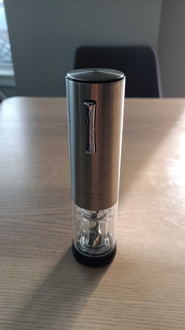 Electric wine bottle opener - photo 3