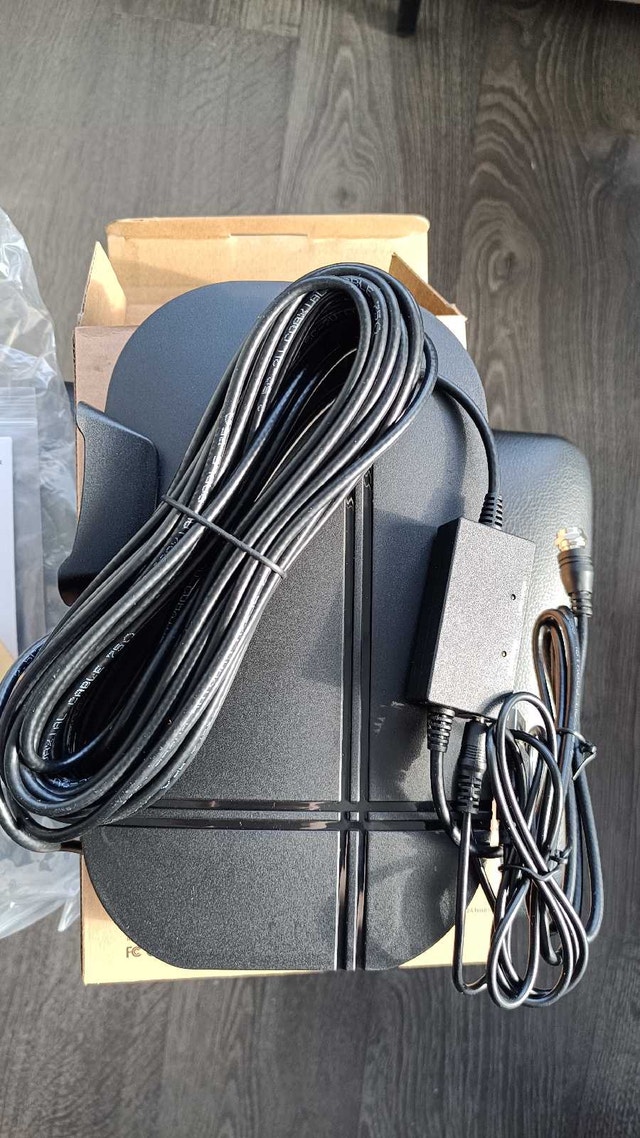 Upgraded indoor/outdoor HDTV antenna - photo 3
