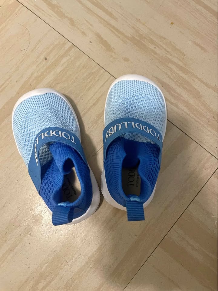 Baby shoes