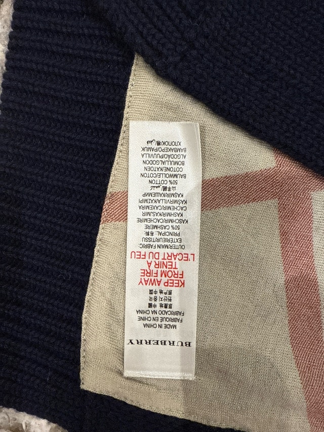 Burberry Scarf - photo 3