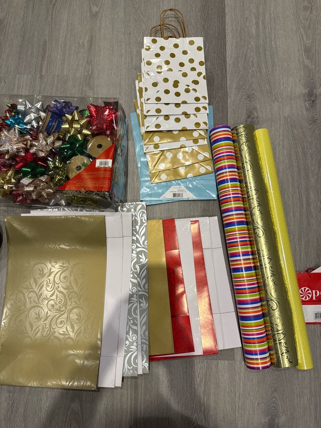 Gift Wrapping Lot - photo 4