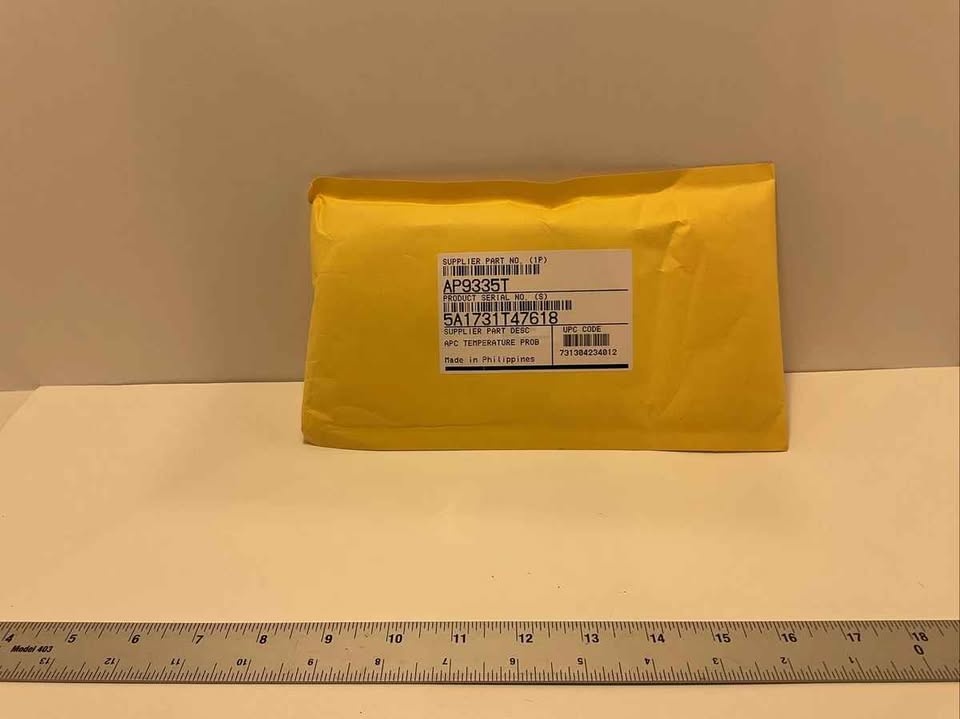 APC AP9335T Temperature Sensor Factory Sealed Brand New - photo 2
