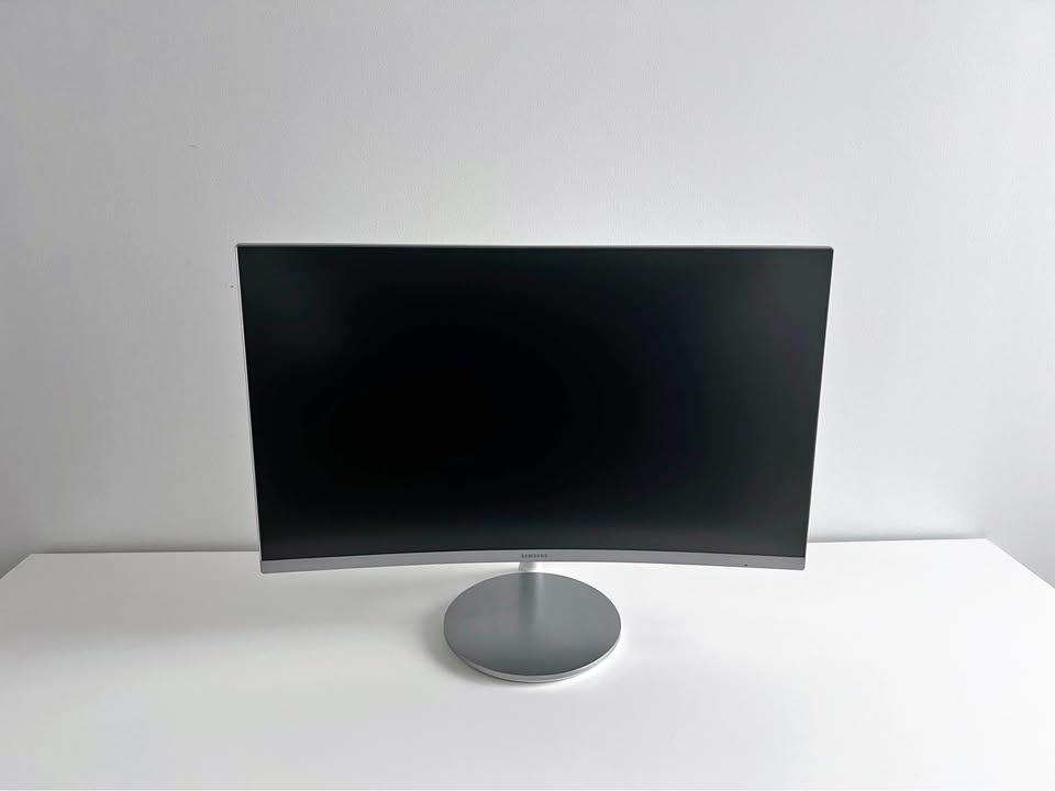 27 inch curved Samsung Monitor
