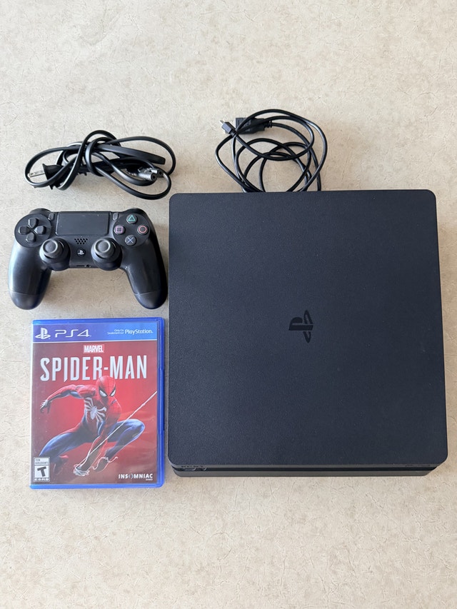 PS4 Slim 500 GB w/ Spider-Man game