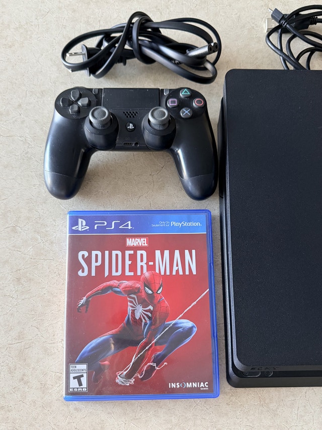 PS4 Slim 500 GB w/ Spider-Man game - photo 3