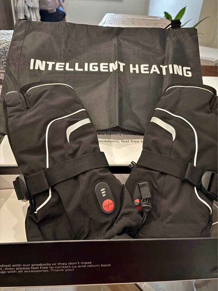 Brand new INTELLIGENT HEATING rechargeable, heated mittens size
