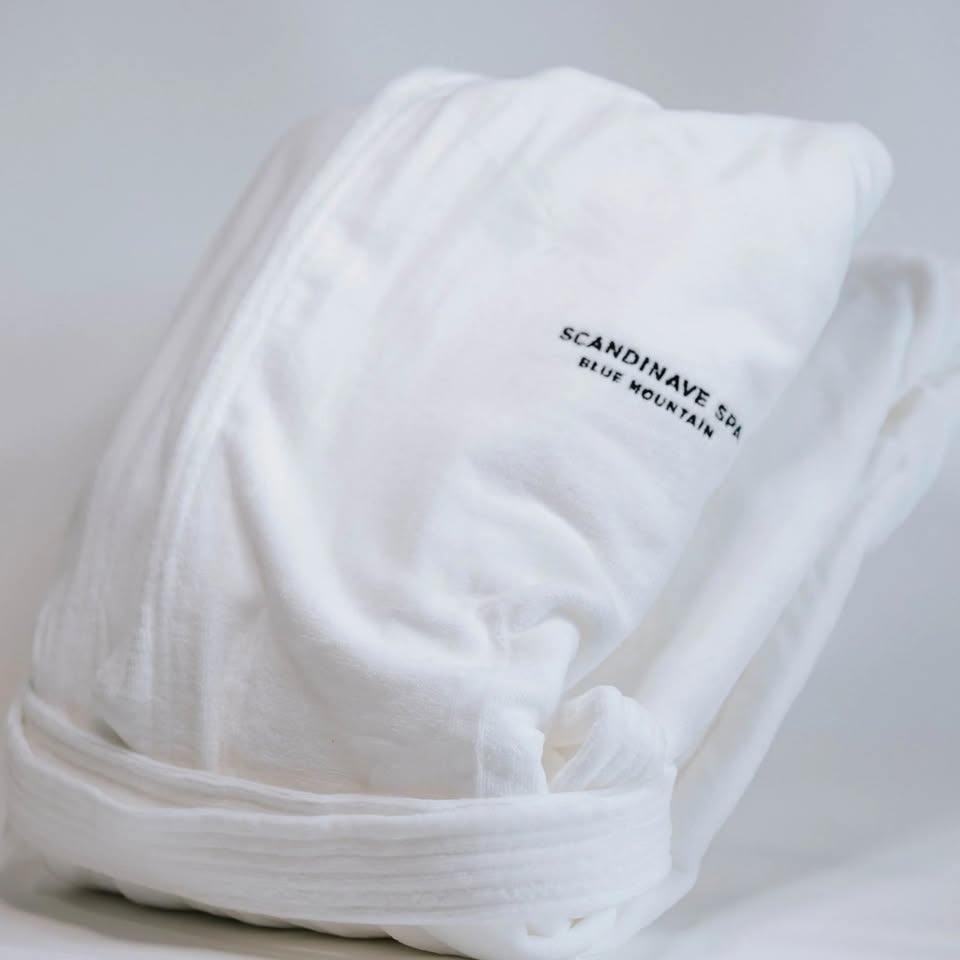 Brand new Scandinave Spa Hooded Spa Robe