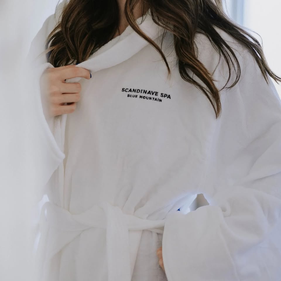 Brand new Scandinave Spa Hooded Spa Robe - photo 2