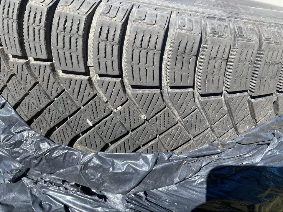 Pirelli snow tires image indicator(2)