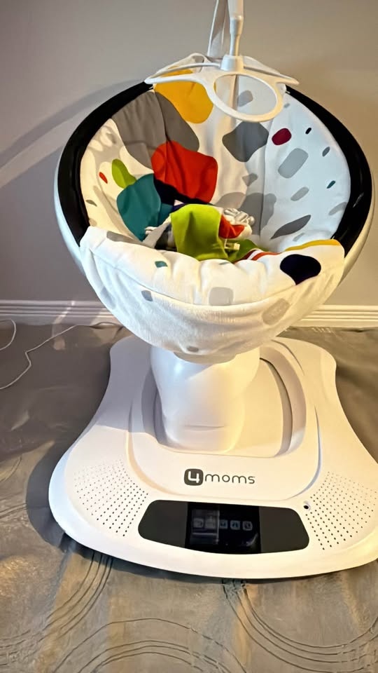 4moms Baby Electric Rocker – Like New -OBO - photo 4