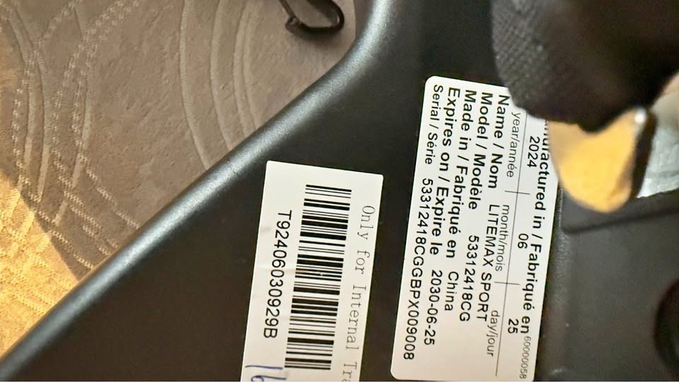 Infant Car Seat with Base – Like New