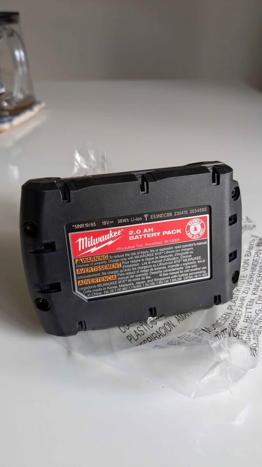 Milwaukee 18V M18 2.0 Ah REDLITHIUM Battery - photo 5
