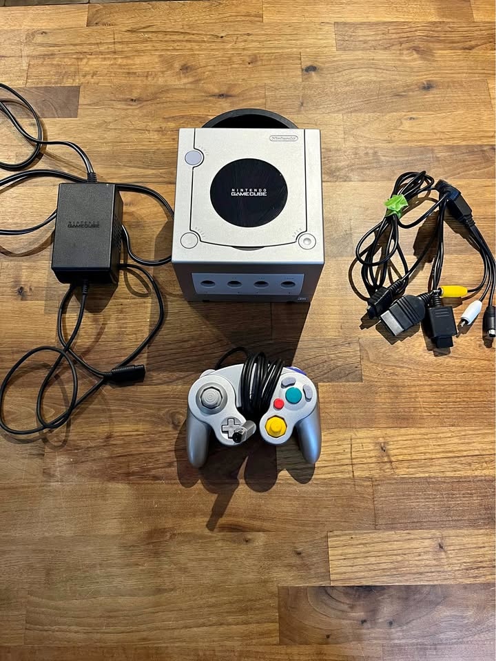 Platinum GameCube + Controller + Cables