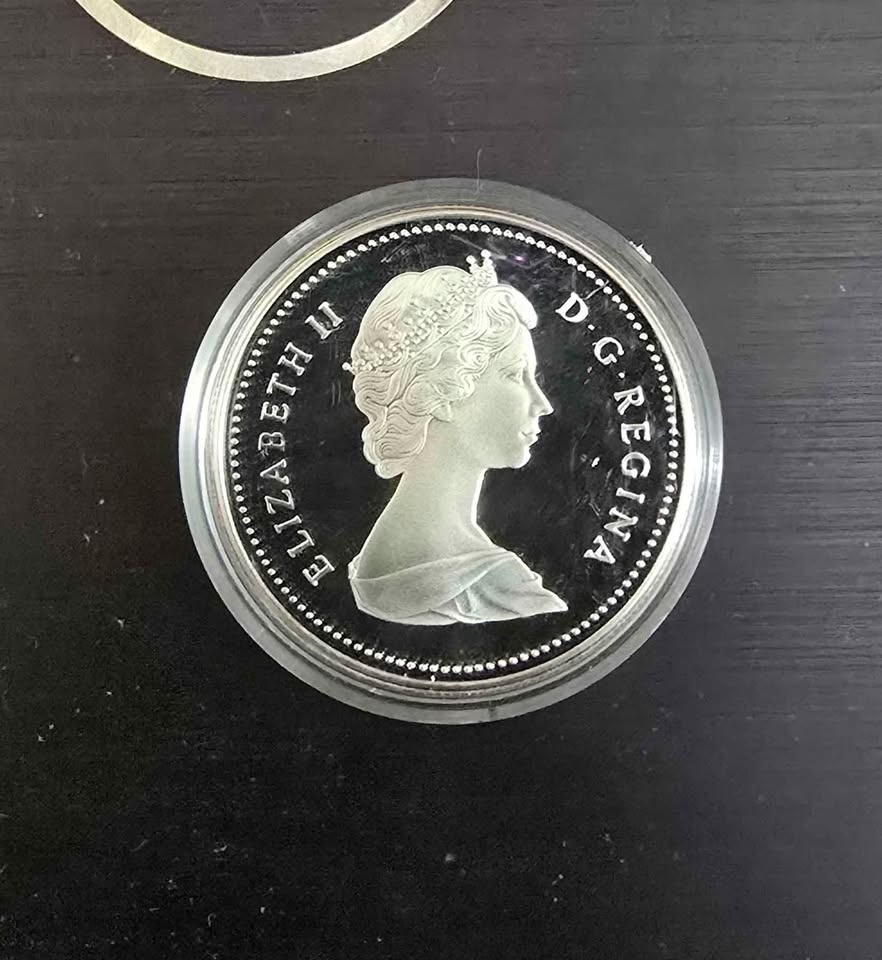 1986 and 1987 Canadian silver dollars. - photo 4