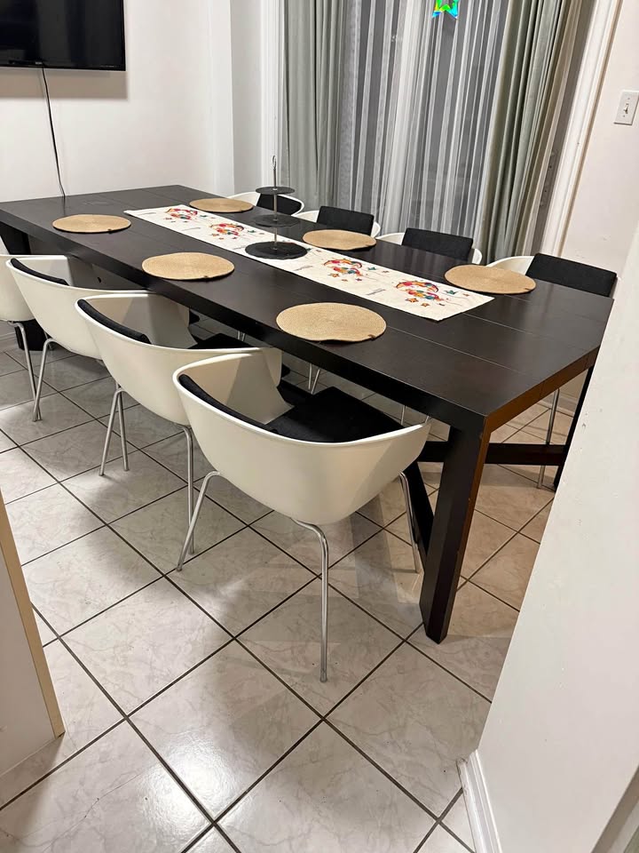Italian Dining Set – 8 Chairs & Table