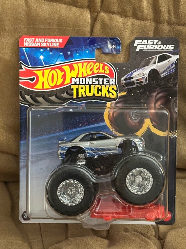 Hot Wheels Monster Trucks Nissan Skyline - photo 2