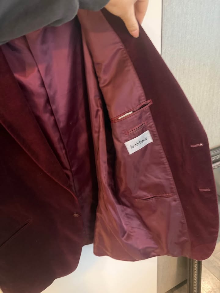 Le Chateau Burgundy Velvet Blazer - photo 3