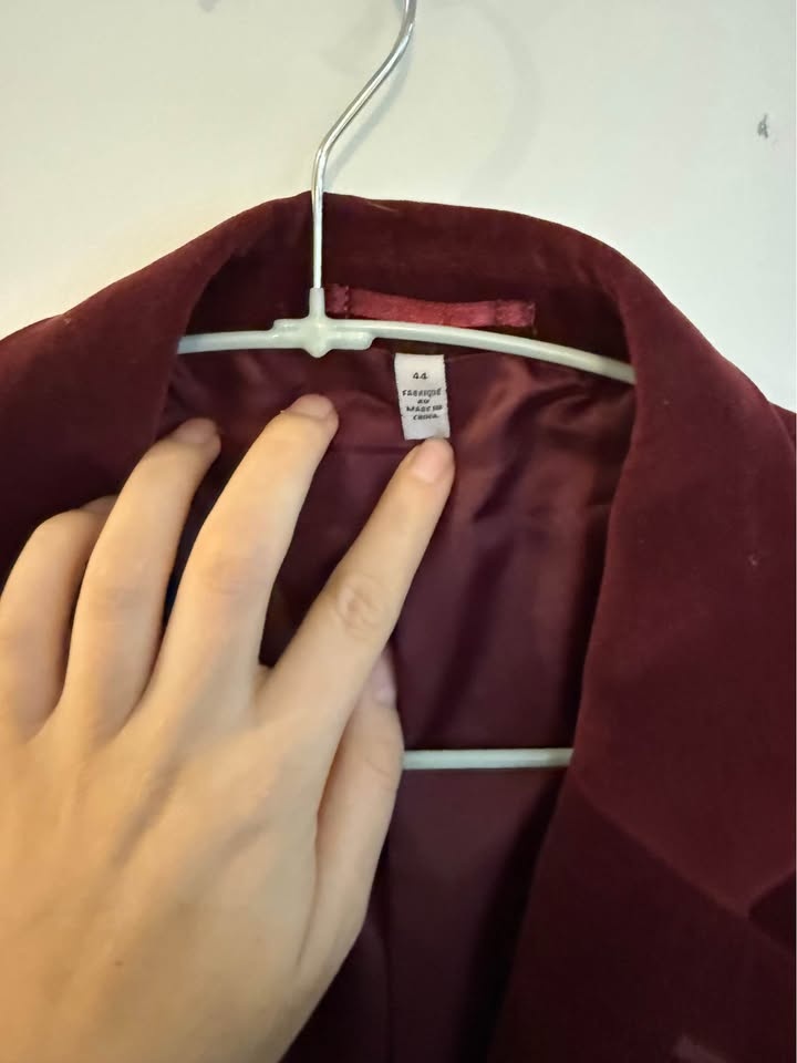 Le Chateau Burgundy Velvet Blazer - photo 4