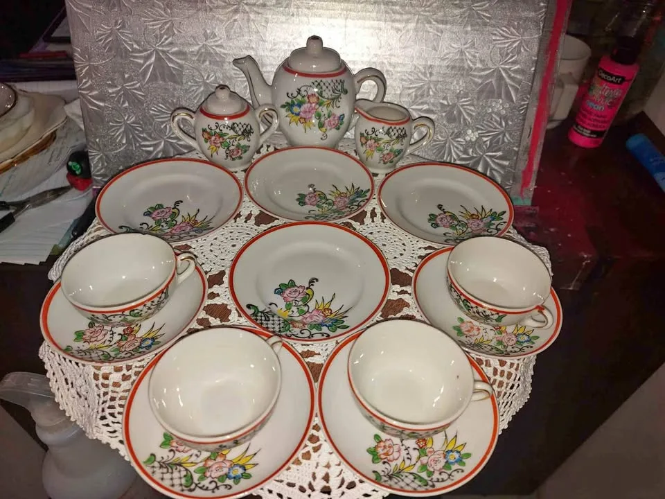 Kids 1930 tea set thumbnail