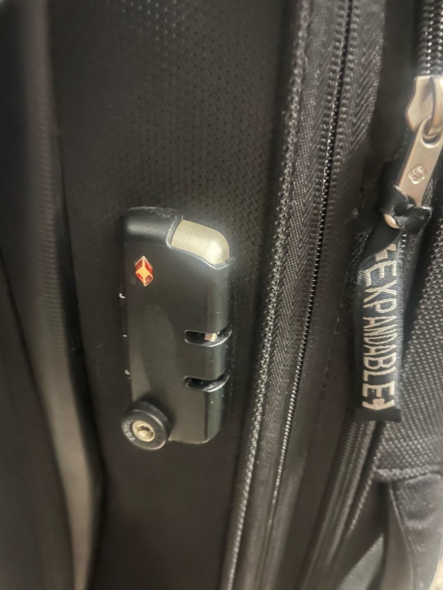 Samsonite Suitcase - photo 3