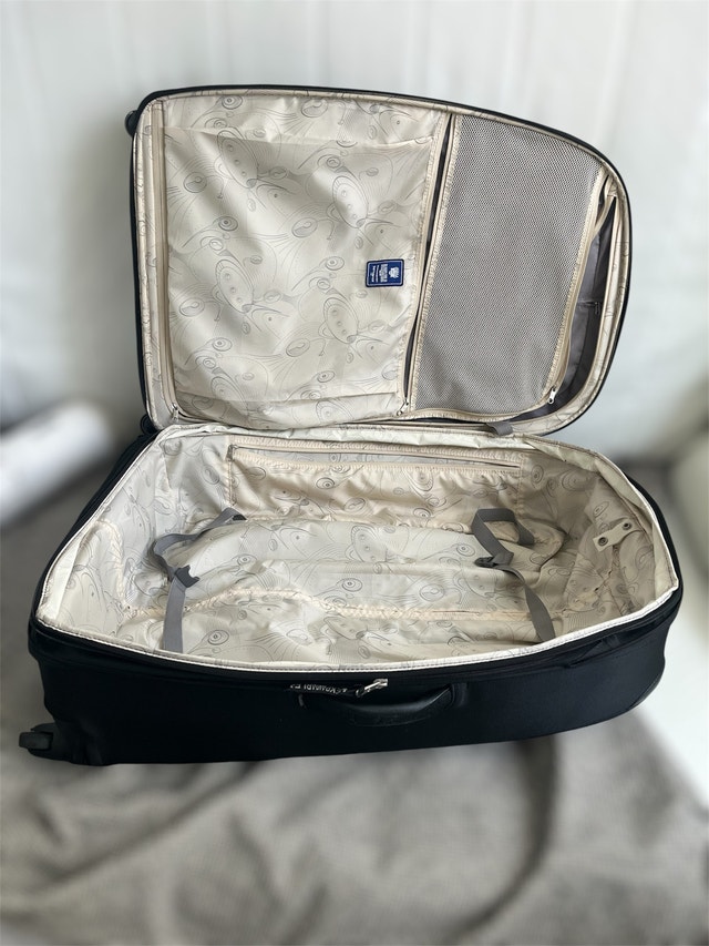 Samsonite Luggage 32" - photo 3