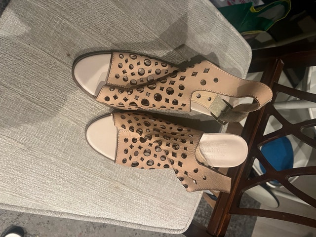 L'Artiste Sandals Size 38