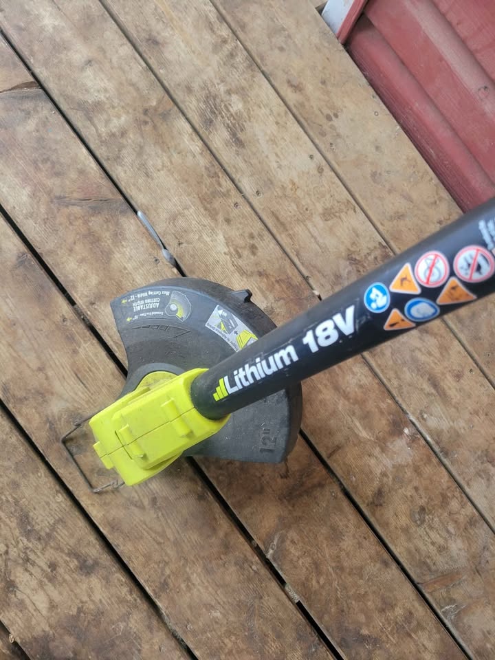 Ryobi 18v weed wacker/edger - photo 2