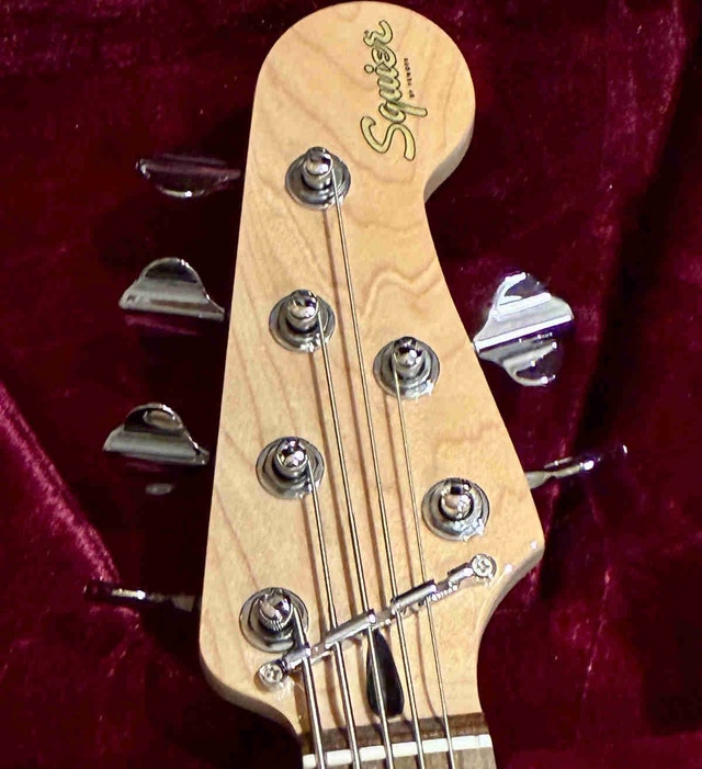 Squier Affinity VI Jazz Bass