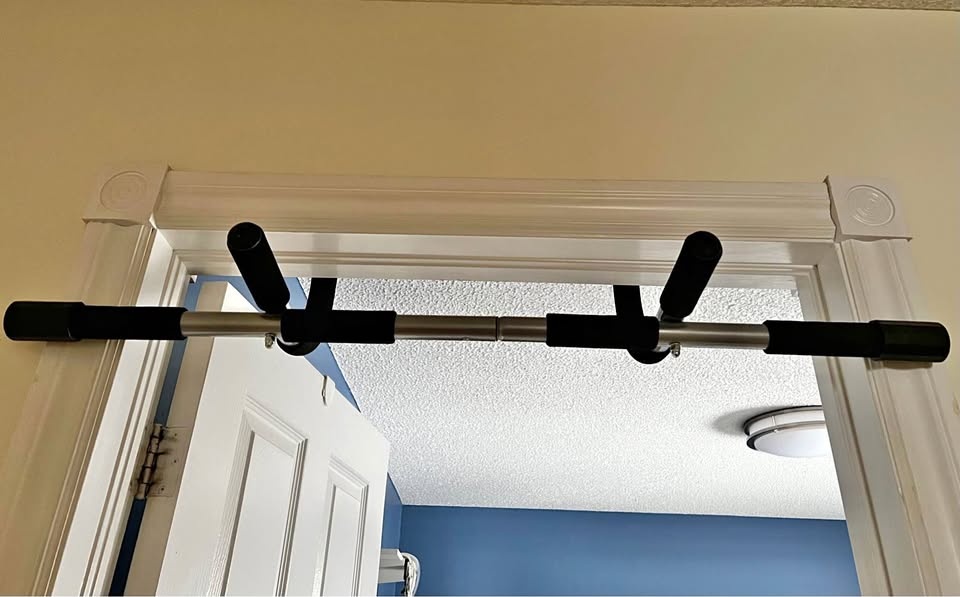 Pull-up bar - like new