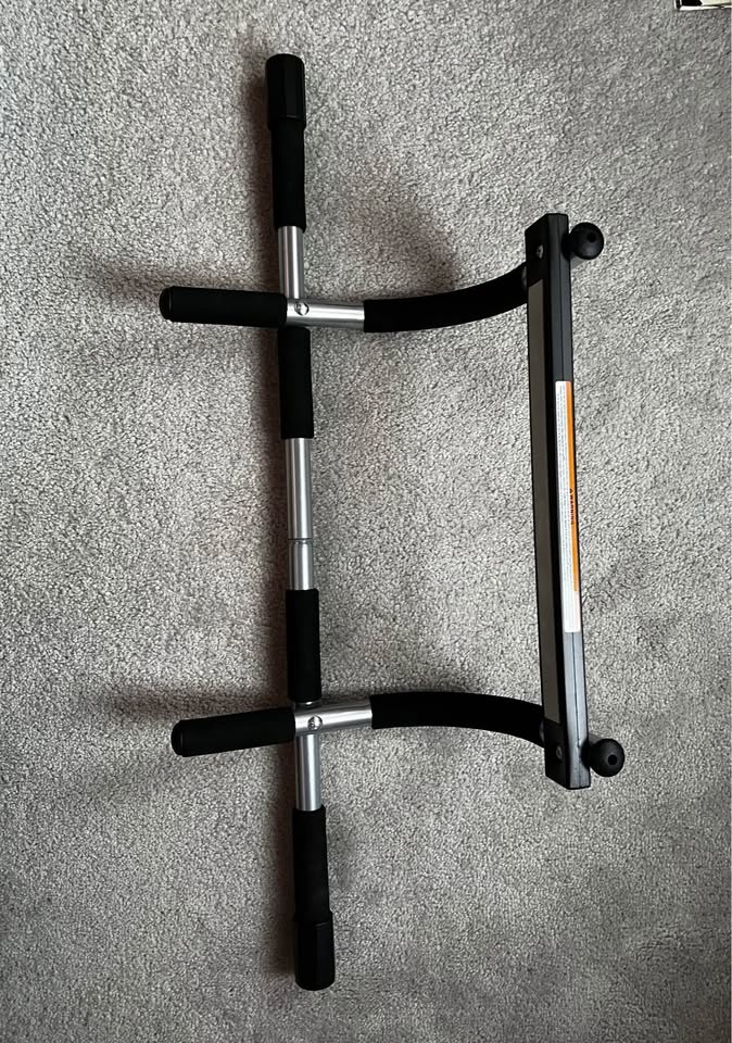 Pull-up bar - like new - photo 4