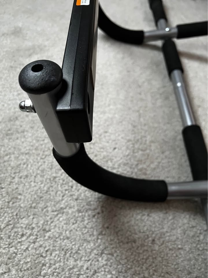 Pull-up bar - like new - photo 5