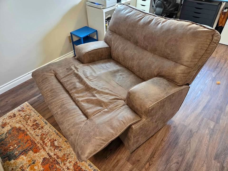 Oversized Reclining Chair - Like New