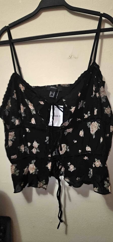 Forever 21 Rose print cropped cami