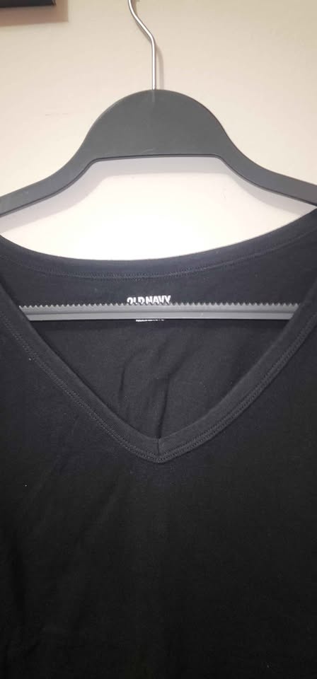 Old Navy black Vneck top - photo 2
