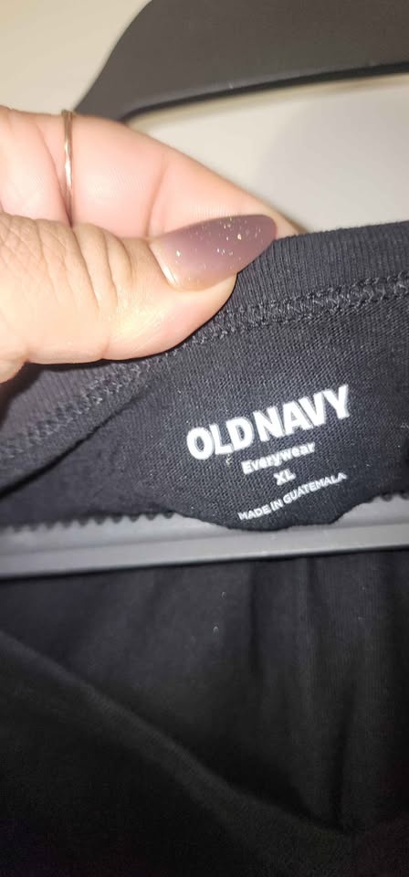 Old Navy black Vneck top - photo 3